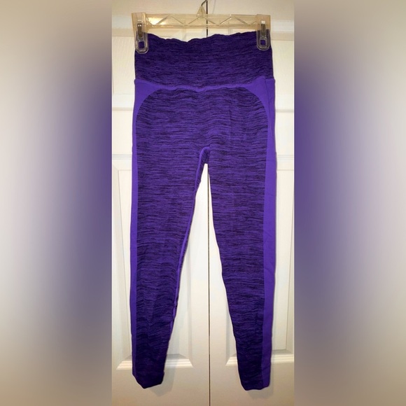 Peloton Women's Seamless High Rise Legging Purple size Medium. VGUC - Picture 2 of 14